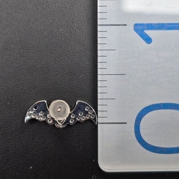 ๐ Elegant Silver Bat Earrings (NWOT) - Picture 4 of 5